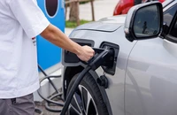 Chủ xe VinFast háo hức với hệ thống 99 siêu trạm sạc mới, thoải mái đi xa không lo điểm dừng