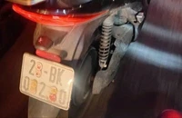 Đề xuất sơn, dán chữ lên biển số xe máy có thể bị phạt 26 triệu đồng?
