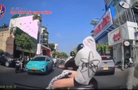 Ô tô va chạm với xe máy đi phía trước: Xe nào sai trong tình huống này?