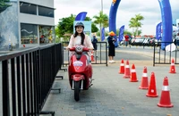 Vượt hàng chục km, khách hàng 'chốt liền tay' xe máy điện VinFast 