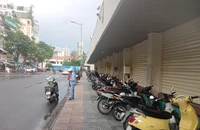 Ngạc nhiên với giá giữ xe máy tại chợ Bến Thành chỉ 5.000 đồng