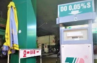 Bất ngờ nhiều cửa hàng nghỉ sớm, thông báo '0 bán' xăng