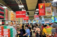 Doanh thu bán lẻ tăng nhưng người dân vẫn có tâm lý thắt chặt chi tiêu