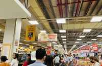 Lễ 30-4, hàng loạt siêu thị ở TP.HCM giảm giá đến 50%