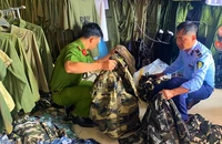 TP.HCM: Liên tiếp phát hiện quần, áo rằn ri 'nhiều không'