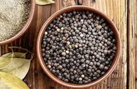 Thủ tướng đề nghị các bộ hỗ trợ doanh nghiệp vụ nghi bị lừa bán tiêu, điều sang UAE