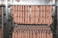 Nhà máy chế biến xúc xích. ẢNH: NHI NGUYỄN