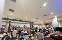 Lễ 2-9: Người dân kéo đến các siêu thị vui chơi, ăn uống 