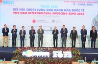 Lãnh đạo Bộ Công thương, UBND TP.HCM tại lễ khai mạc 