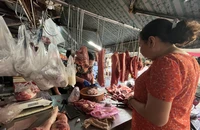Giá thịt heo tăng cao ngày cận tết