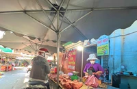 Các chợ vắng khách. ẢNH: TÚ UYÊN