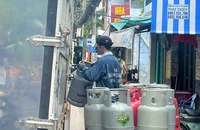 Giá gas tháng 10 tiếp tục tăng. Ảnh: TÚ UYÊN