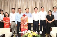 Đoàn đại biểu Đảng ủy UBND TP.HCM thăm và chúc mừng Báo Pháp Luật TP.HCM nhân ngày 21-6