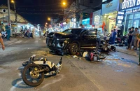 Ô tô tông nhiều xe máy tại TP Thủ Đức