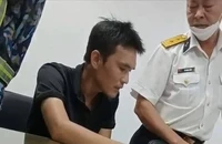 Sau khi được tha thì vào cảng Cát Lái trộm tiếp