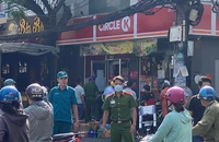 Sập trần một cửa hàng tiện lợi tại quận 4