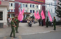 Công an tập hợp số điện thoại, địa chỉ đối tượng tín dụng đen trên các tờ rơi