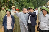 Phó Thủ tướng Trần Lưu Quang trực tiếp kiểm tra hiện trường vụ sạt lở đèo Bảo Lộc