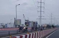 Truy tìm đoàn mô tô chạy trên làn ô tô đường Phạm Văn Đồng