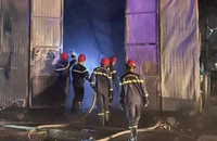 Cháy nhà kho ở Thủ Đức lúc rạng sáng, nhiều tài sản bị thiêu rụi
