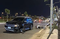 Ô tô tông liên hoàn 3 xe máy khiến nhiều người bị thương