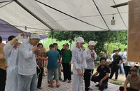 Bí thư tỉnh đến chia buồn với gia đình các nạn nhân trong vụ tai nạn ở nhà máy Xi măng Yên Bái