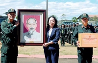 Phó Chủ tịch nước Võ Thị Ánh Xuân thăm, chúc Tết cán bộ, chiến sĩ Trung đoàn Cảnh sát cơ động Tây Nguyên 