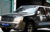 Video: Xe biển xanh hết hạn đăng kiểm vẫn đi tuần, xử lý người vi phạm