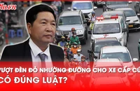 Vượt đèn đỏ nhường đường cho xe cấp cứu có bị phạt?