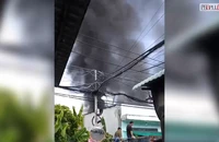 Cháy lớn tại vựa ve chai trong hẻm ở TP Thủ Đức