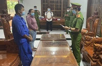 Bắt 2 người phá rừng tự nhiên khu Hòn Đót ở Phú Yên