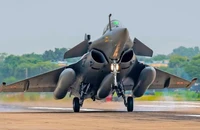 Pakistan tuyên bố đã bắn hạ 5 tiêm kích của Ấn Độ