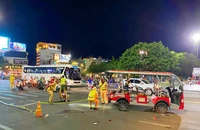 Xe điện tông 3 du khách đi bộ, 1 người tử vong