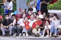 Người dân đổ về Quảng trường Ba Đình trong ngày đầu tiên tổng hợp luyện diễu binh 2-9