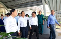 Chủ tịch Nguyễn Văn Được đi metro đến Trung tâm Phục vụ Hành chính công TP.HCM
