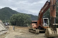 Thi công quốc lộ 19 khiến đèo An Khê ách tắc 12 tiếng