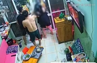 Cầm dao vào nhà chém người khác bị thương