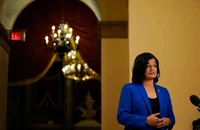 Nghị sĩ Dân chủ Pramila Jayapal trong lần trả lời phỏng vấn truyền hình tại Điện Capitol, thủ đô Washington D.C. (Mỹ) ngày 4-11-2021. Ảnh: REUTERS