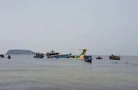 Máy bay chở khách của hãng hàng không Precision Air rơi xuống hồ Victoria ở thành phố Bukoba, phía tây Tanzania ngày 6-11. Ảnh: AP