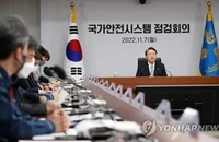 Tổng thống Hàn Quốc Yoon Suk-yeol chủ trì cuộc họp về các quy định an toàn quốc gia tại văn phòng tổng thống ở thủ đô Seoul vào ngày 7-11. Ảnh: YONHAP