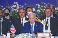 Tổng thống Mỹ Joe Biden (giữa) tại Hội nghị cấp cao ASEAN-Mỹ ở thủ đô Phnom Penh (Campuchia) vào 12-11. Ảnh: AFP