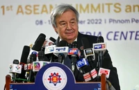 Tổng thư ký Liên Hợp Quốc Antonio Guterres phát biểu tại cuộc họp báo trong Hội nghị cấp cao ASEAN lần thứ 40 tại thủ đô Phnom Penh ngày 12-11. Ảnh: AFP