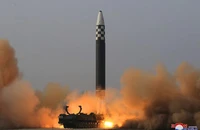 Tên lửa đạn đạo xuyên lục địa của Triều Tiên. Ảnh: KCNA