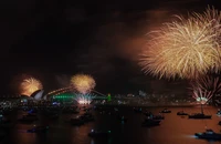 Pháo hoa đón năm mới 2023 ở Cầu Cảng Sydney (Úc) ngày 31-12. Ảnh: ABC NEWS