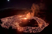 VIDEO: Núi lửa Kilauea ở Hawaii phun trào trở lại 