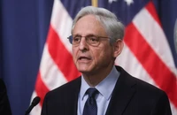 Bộ trưởng Tư pháp Mỹ Merrick Garland thông báo bổ nhiệm cố vấn đặc biệt để điều tra việc xử lý tài liệu mật của Tổng thống Joe Biden tại Bộ Tư pháp Mỹ ở thủ đô Washington D.C. ngày 12-1. Ảnh: REUTERS
