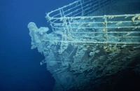 VIDEO: Đoạn phim hiếm hoi về xác tàu Titanic dưới đáy biển 