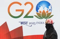 Khu trưng bày huy hiệu Chủ tịch G20 của Ấn Độ trên một con phố ở TP Mumbai (Ấn Độ) ngày 15-12-2022. Ảnh: REUTERS