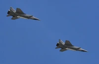 Tiêm kích MiG-31 của Nga mang theo tên lửa siêu thanh Kinzhal trên Quảng trường Đỏ trong cuộc duyệt binh Ngày Chiến thắng ở thủ đô Moscow (Nga) năm 2018. Ảnh: AFP