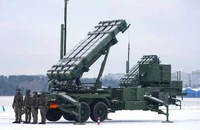 Hệ thống phòng không Patriot trong một cuộc tập trận quân sự tại Sân bay Warsaw Babice (Ba Lan) vào ngày 7-2. Ảnh: AFP